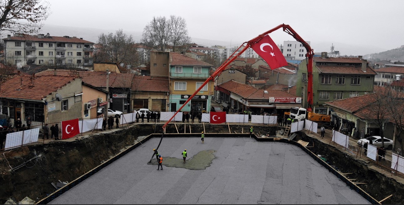 Büyük Cami Önü Meydan ve Otopark Projesi İçin temel atıldı