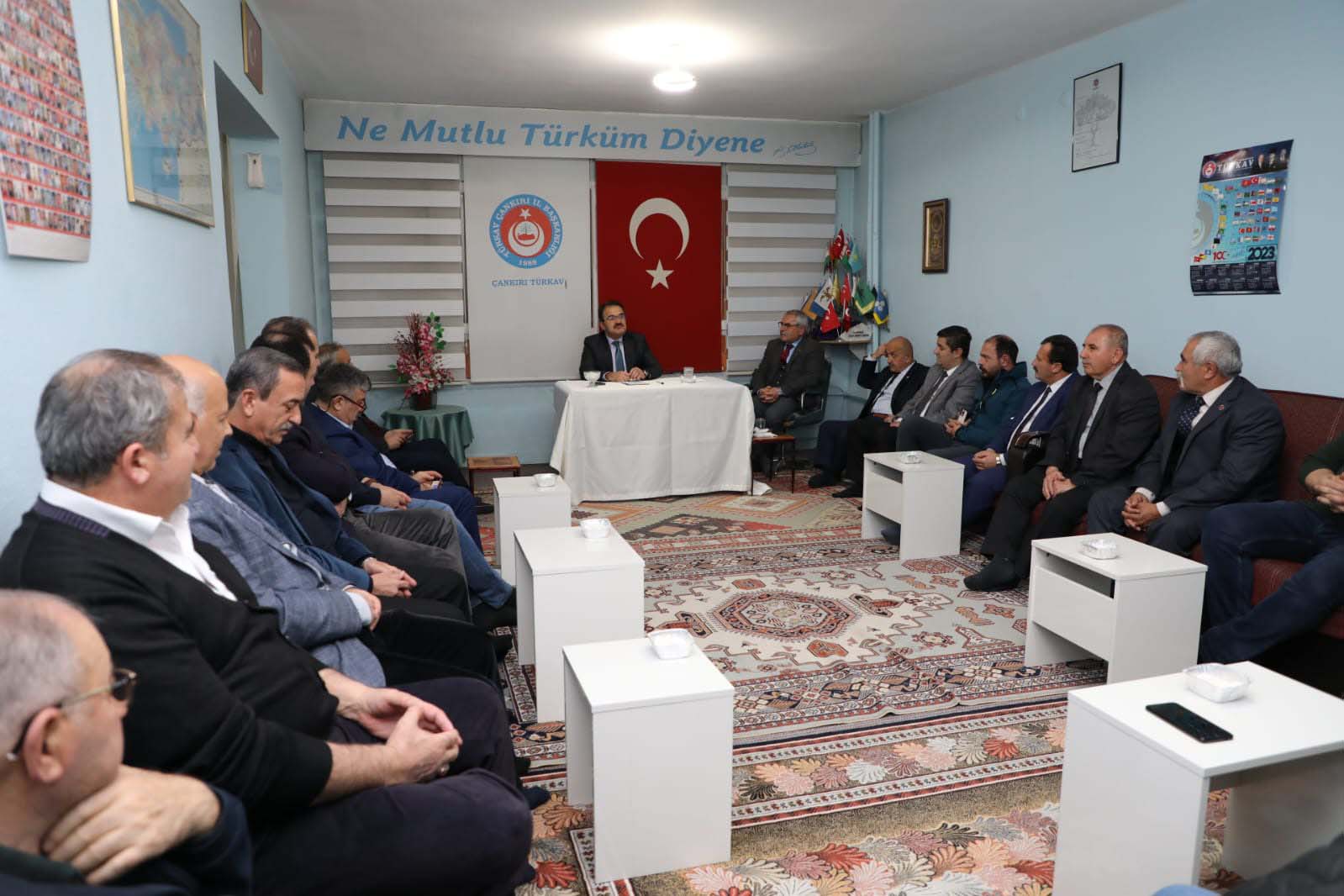 Salı sohbetlerinin ilk konuğu Vali Ayaz oldu
