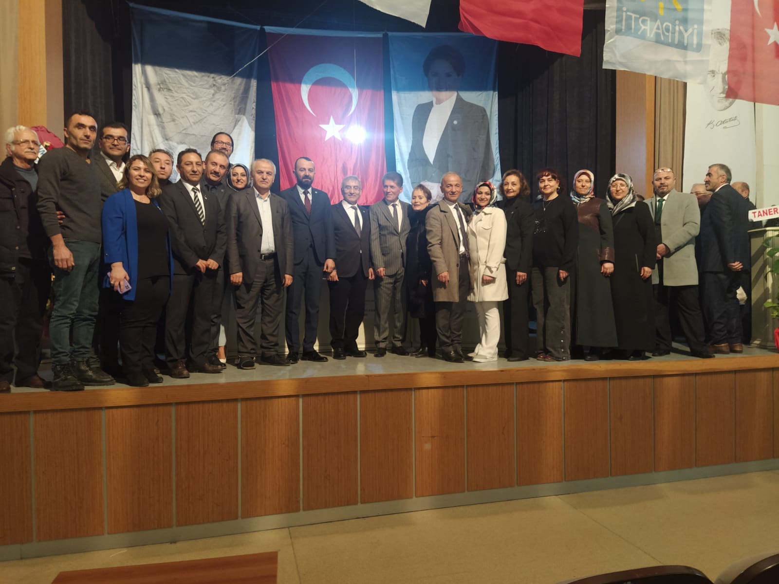 İYİ Parti’de Akbaş, güven tazeledi