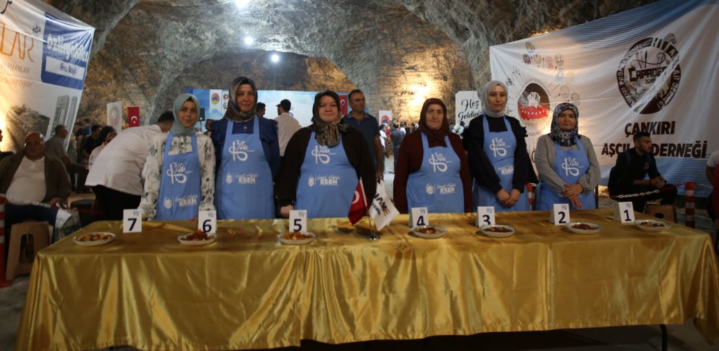 “Yöresel yemekler” için hünerlerini sergilediler