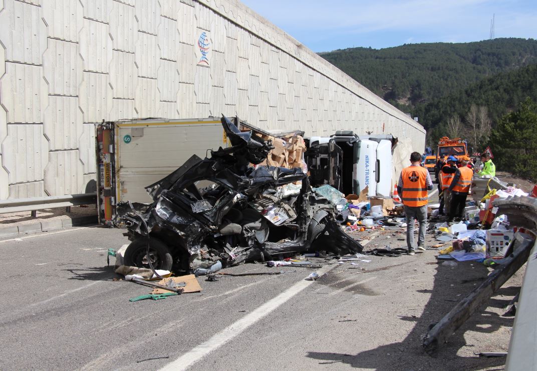 Çerkeş’te feci kaza:4 ölü 3 yaralı