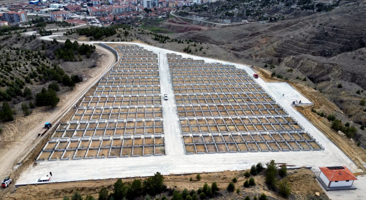 Çankırı Belediyesi yeni mezarlık alanında yer tahsisine başladı