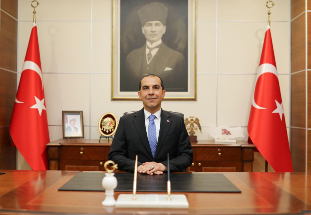 Vali Taşolar: Milletimiz eşi bulunmaz bir vatan sevgisi örneği sergilemiştir