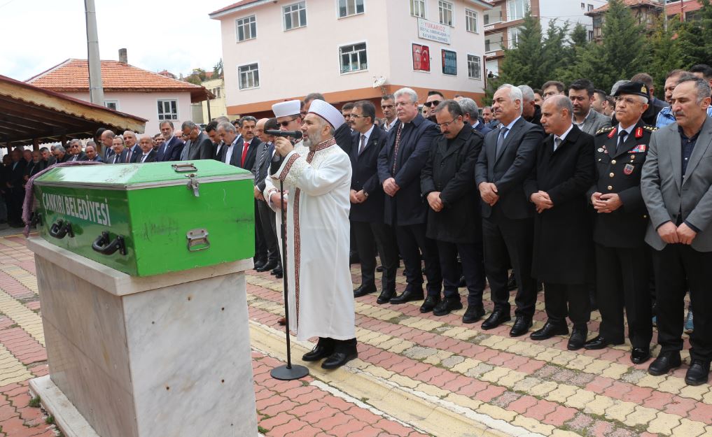 İçişleri Bakan Yardımcısı Çataklı'nın annesi Çankırı'da toprağa verildi