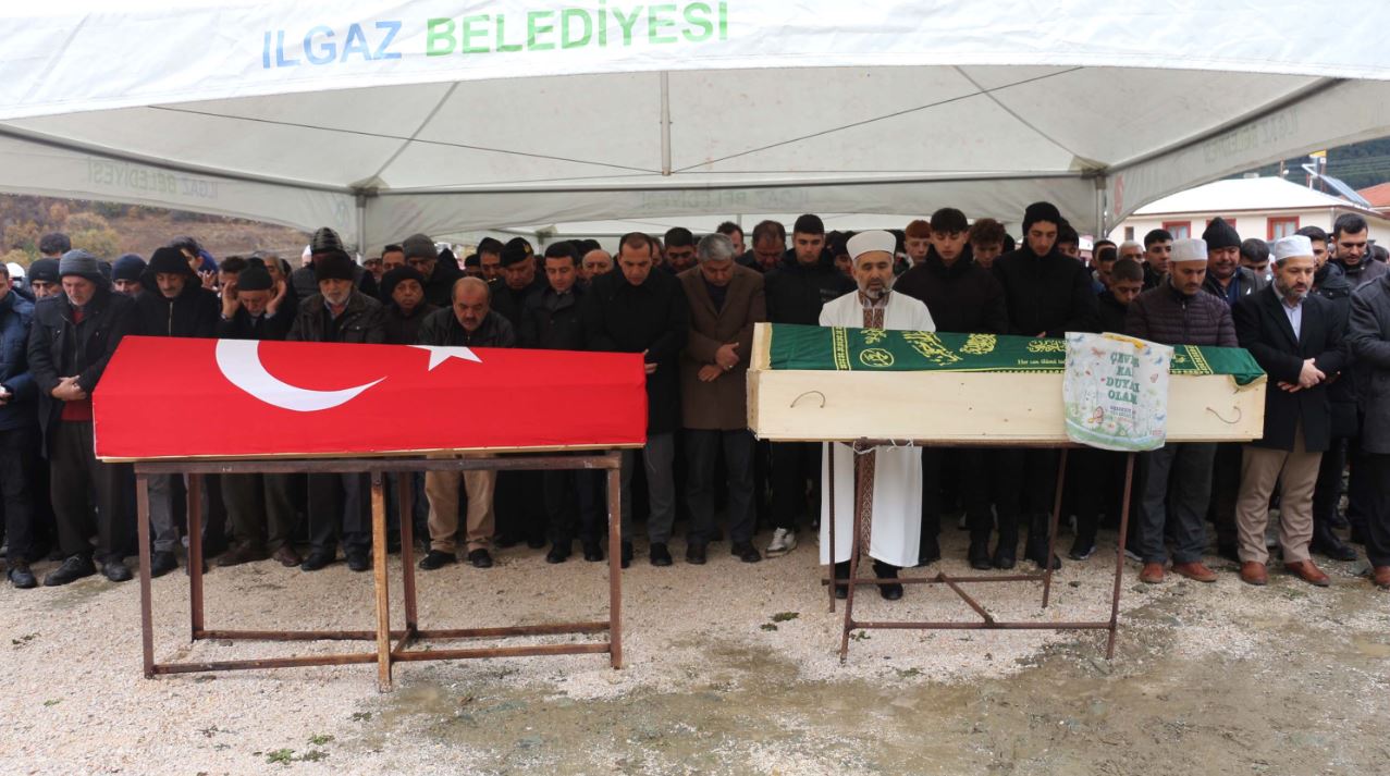 Gürültü kavgasında öldürülen baba ve oğlu toprağa verildi