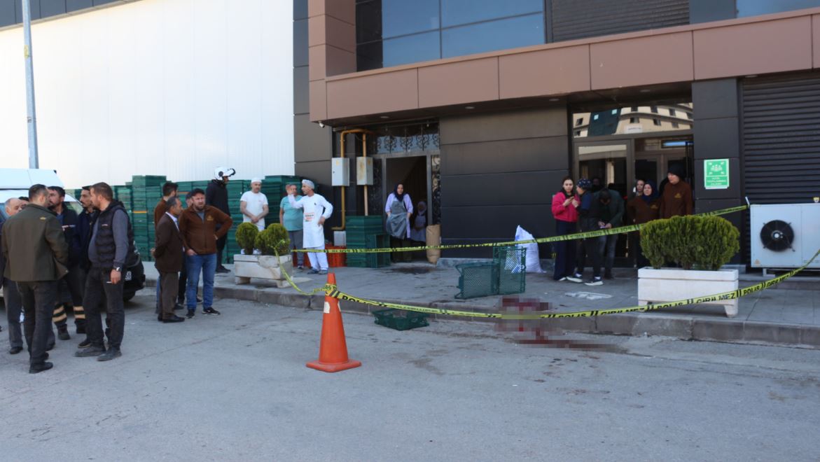 2 kişiyi öldürdü, intihara kalkışıp yaralandı