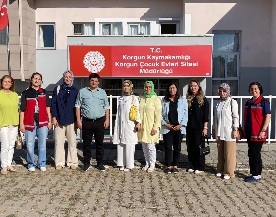 Çocukları sevindirdiler