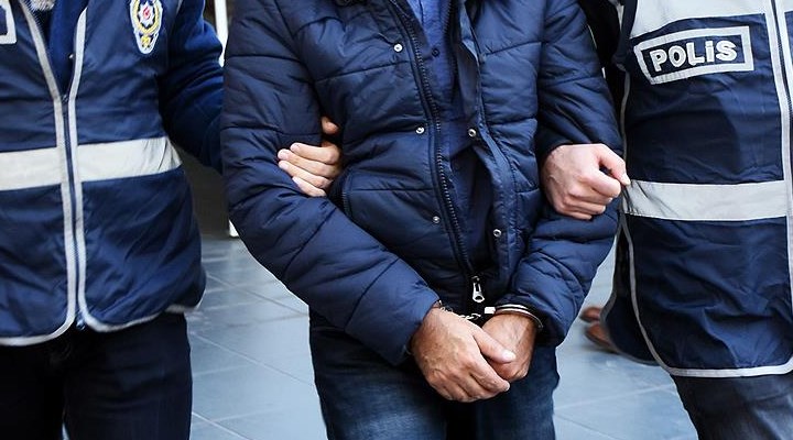 Kesinleşmiş hapis cezası bulunan 2 şahıs yakalandı